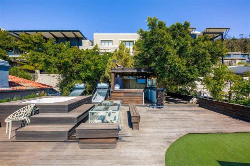 Cape Town Skyroof Apartment LOADSHED PROOF Ocean Views - thumb 4