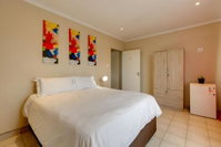 Central  Convenient Private Unit 17 with EnSuite Bathroom LESS than 1km to EASTGATE MALL Tourism Africa