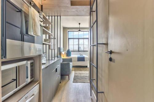 Central, Sunny East City Apt At The Harri W/ Views - thumb 1