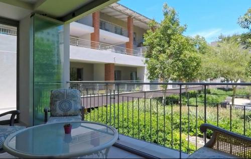 Century City Mayfair Luxury Apartments - thumb 2