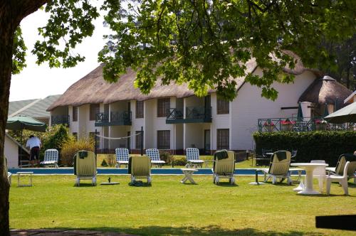 Champagne Castle Hotel - thumb 1