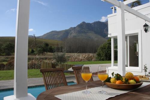 Charming Villa - thumb 0