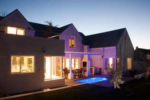Charming Villa - thumb 3