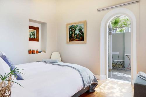 Contemporary Cottage On The Kalk Bay Mountainside - thumb 0