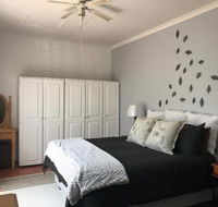 Contemporary Stay at Giraffe Cottage - Accommodation Africa