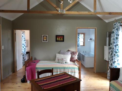 Cornelia's Field Cottage - thumb 5