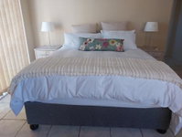 Couples Room in Nahoon - Cenikma Accomodation Tourism Africa