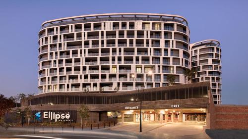 Daico - Waterfall Ellipse Apartment - thumb 0