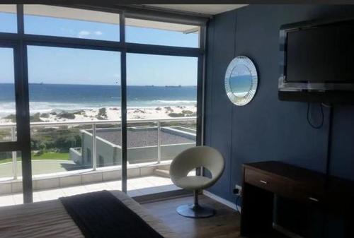 Dolphin Beach Apartment - thumb 1