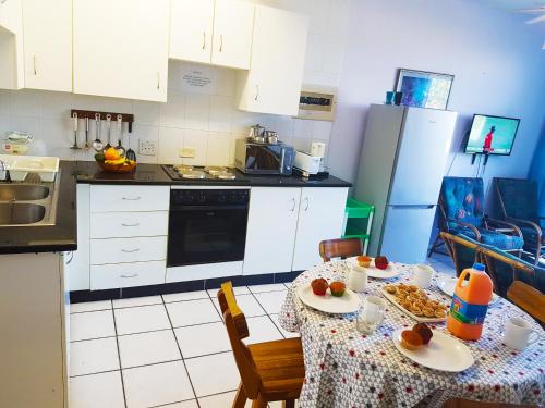 Dumela Margate Flat No 10 - thumb 2