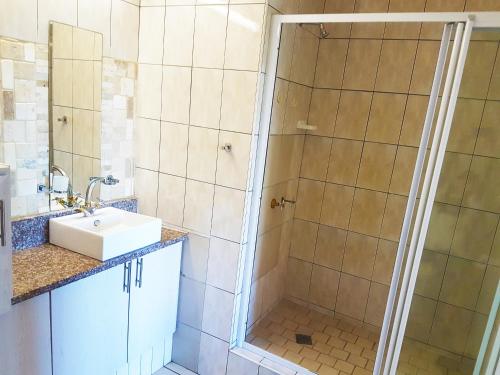 Dumela Margate Flat No 12 - thumb 5