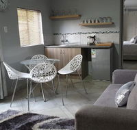 Elephant Bush Guest Cottage - Accommodation Africa