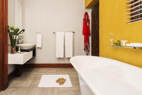 Emerald Resort & Casino - thumb 2