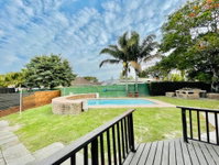 Entire House in Beacon Bay - Golden Location Tourism Africa