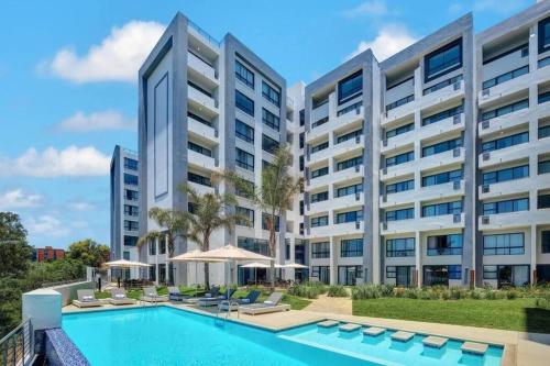 Entire Luxury 2 Bedroom En-suite Apartment At Regency Hotel - thumb 0