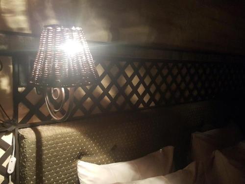 Essential Rose Room African Silhouette Country House For Essential Workers - thumb 1