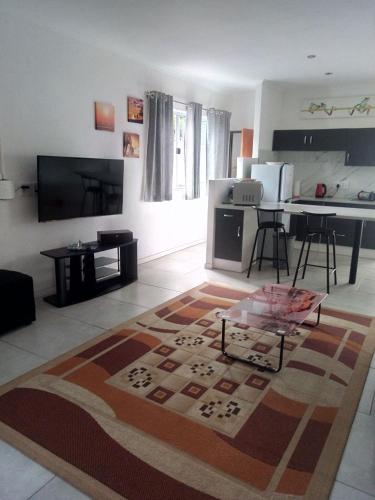 Eva's Flat/Apartment - thumb 1