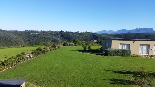 Exclusive Private Estate Apartment (Wifi & Parking) - thumb 1