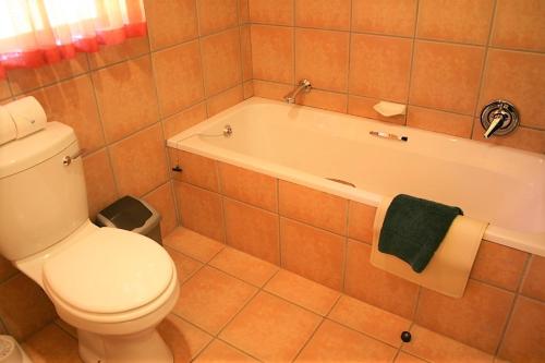 Fairways Holiday Accommodation - thumb 4