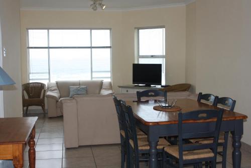 First Floor Unit With Views Galore - thumb 0