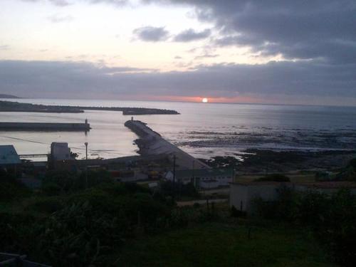 Gansbaai Lodge & Backpackers - thumb 0