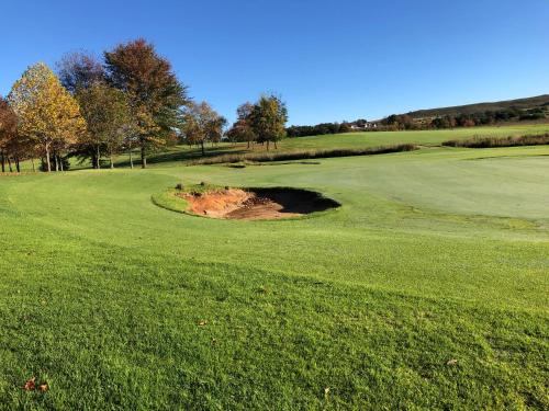 Gowrie Golf Lodge - thumb 1