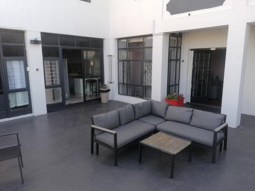 Happy Homes Guest House, Richmond Hill - thumb 3