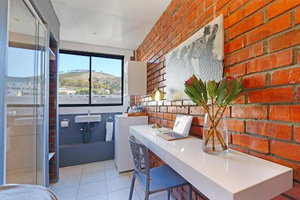 Happy Rhino Hotel