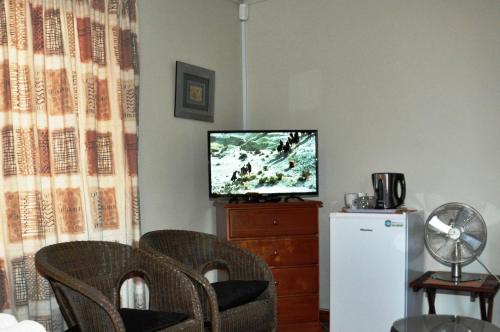 Hermanus AT HOME - thumb 5
