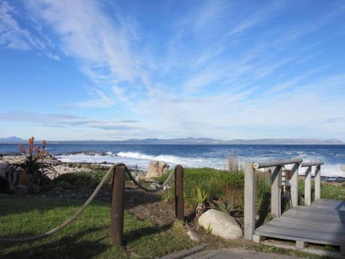 Hermanus Whale View - thumb 0