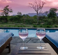 Hidden 2-Bedroom Gem In A Quiet Wildlife Estate - Tourism Africa