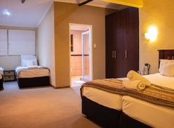 Hotel Numbi & Garden Suites