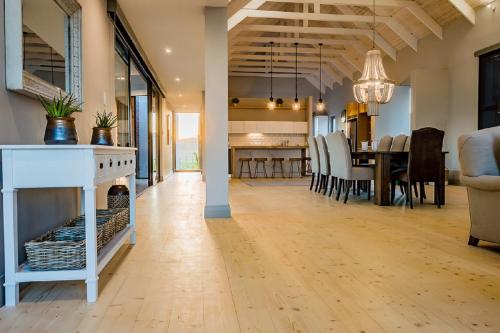 House 222 Gowrie Farm - thumb 1