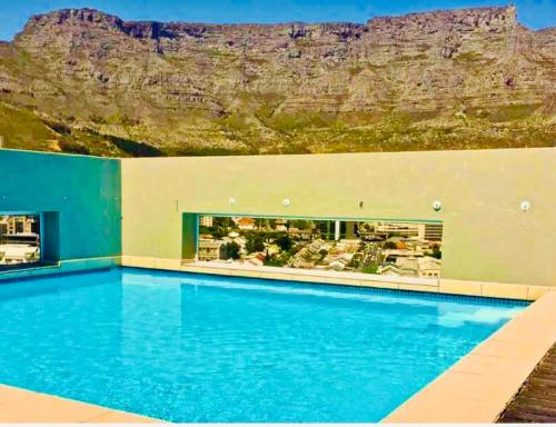 Ideal City Apartment With Rooftop Views - thumb 5