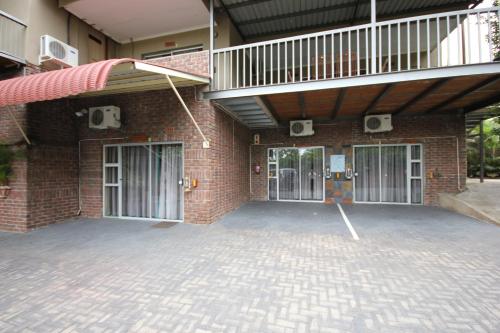 Ingwe Guesthouse - thumb 0
