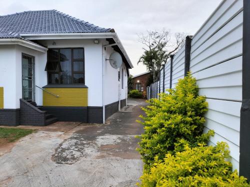 Inkanyezi Guest House - thumb 3