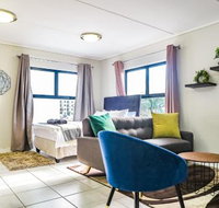 Insaka's 2 Greenlee Luxurious Apartment - Greenlee Lifestyle Centre Sandton - Tourism Africa