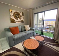 Insaka's Greenlee 3 Luxurious Apartment - Tourism Africa