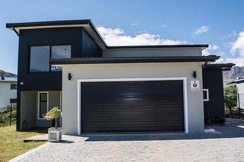 J Bay Junction - thumb 0