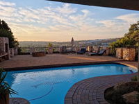 Kaleaba House in a Scenic Surburb Tourism Africa