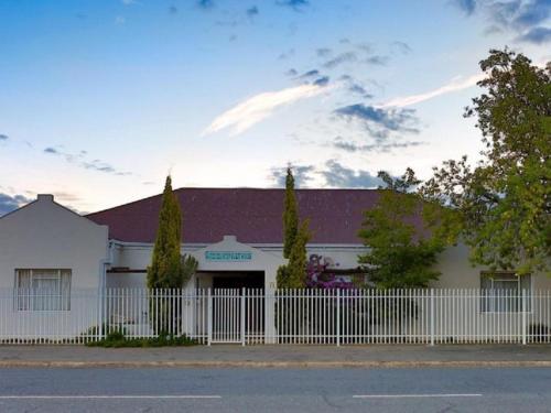 Karoo Country Guesthouse - thumb 1