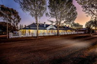 Karos Gastehuis Tourism Africa