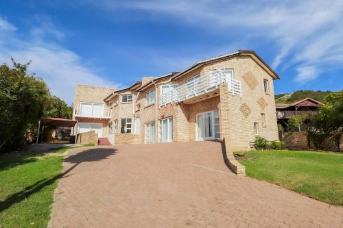 Lagoonview Manor - thumb 0