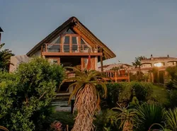 Dreamland Beach House & Studios at Supertubes