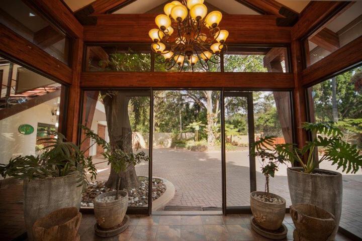 Tamboti Lodge - thumb 5