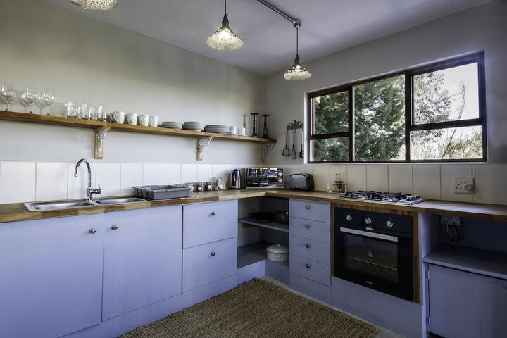 A Hilltop Country Retreat - thumb 4