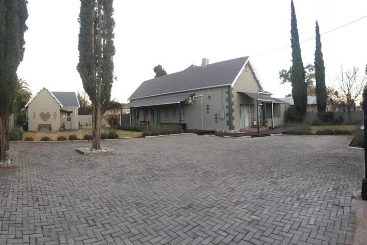 Tranquil House B & B At 1 College Ave - thumb 5