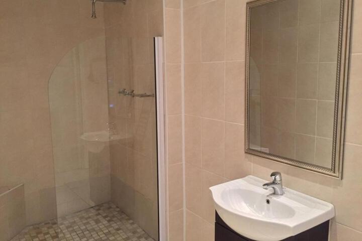 Tranquil House B & B At 1 College Ave - thumb 2