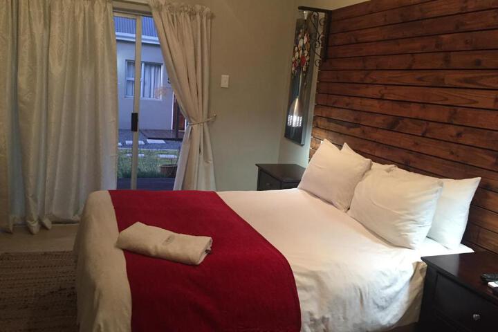 Tranquil House B & B At 1 College Ave - thumb 1