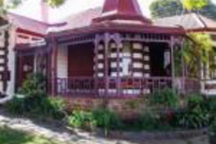 Melvin Residence Guest House - thumb 0